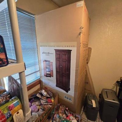 #2082 • Eddie's Bauer Hunts Point Tall Chest

