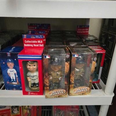#2170 • 26 Baseball Team Bobble-Heads
