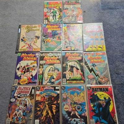 #2952 • 14 DC Comic Books
