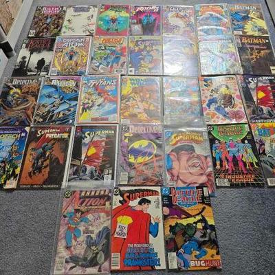 #2955 • 31 DC Comic Books
