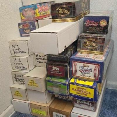 #2960 • Assorted Topps MLB, NBA, and NFL Trading Cards

