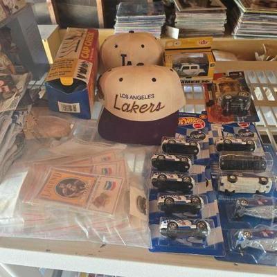 #5524 • Los Angeles Dodgers and Lakers Memorabilia
