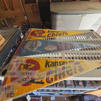 #5574 • (3) Pennants
