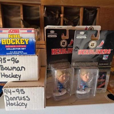 #5526 • NHL Trading Cards and Action Figures
