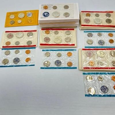 #798 • (34) 1956-1970 U.S. Mint Sets
