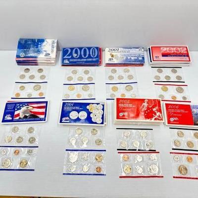 #854 • (40) 1999-2006 U.S. Uncirculated Mint Sets
