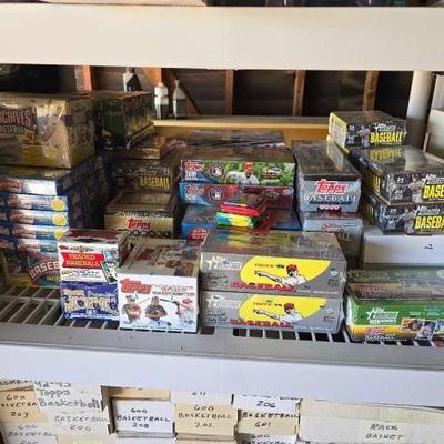 #5506 • Assorted MLB Trading Cards
