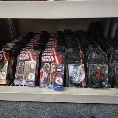 #2160 • 73 Star Wars Figurines
