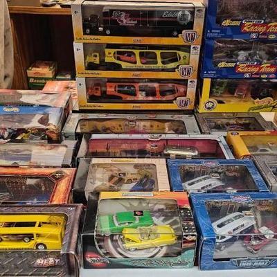 #2994 • 19 Hot Wheels Collector Sets and 5 M2 Auto Hauler Sets

