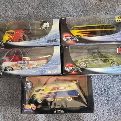 #2218 • (5) Hot Wheels 1:18 Scale Model Cars
