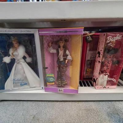 #2238 • (17) Barbie Dolls
