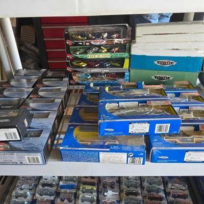 #5570 • Approx (54) Assorted Hot Wheels

