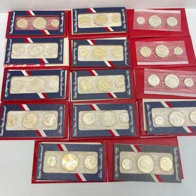 #780 • (14) 1776-1976 U.S. Bicentennial 40% Silver Uncirculated Sets
