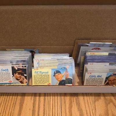 #2924 • Vintage MLB Trading Cards
