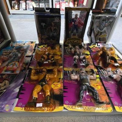 #2292 • 13 WWE Action Figures
