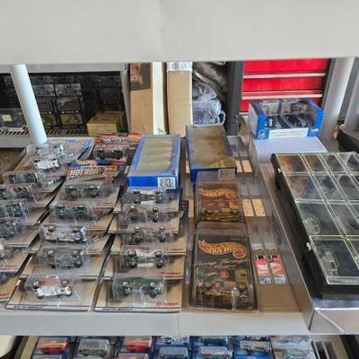 #5558 • Approx (51) Assorted Hot Wheels
