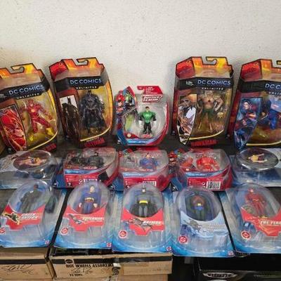 #5618 • DC Comics Action Figures
