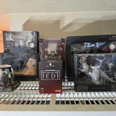 #2152 • Star Wars Memorabilia
