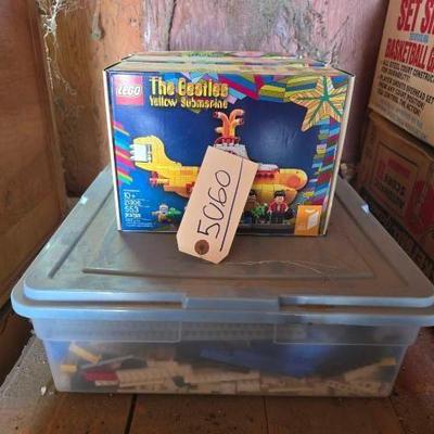 #5060 • 3 The Beatles Yellow Submarine & Miscellaneous lago box

