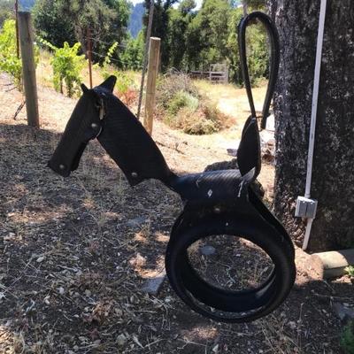 Folk art horse made from one tire! Great for the garden