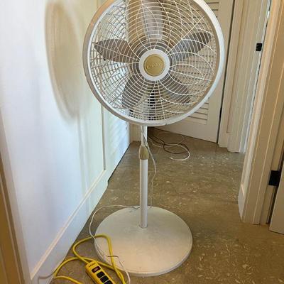 KKF255- Lasko Pedestal Fan