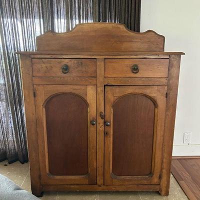 KKF032- Early American Hutch