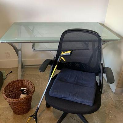 KKF262 Glass Office Desk with Chair and Accessories