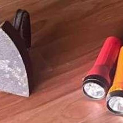 KKF202 Cast Iron Irons And Flashlights 