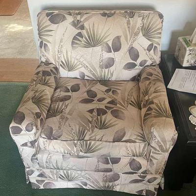 WWW207 Cushioned Chair - 