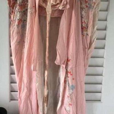 KKF146- Vintage Pink Floral Silk Kimono 