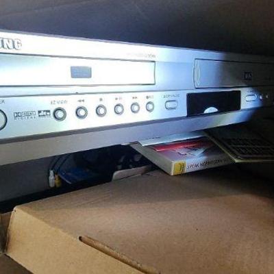 KKF122 - Mystery Lot DVD/VCR 