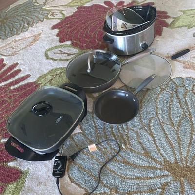 KKF184 Kitchen Appliances and Pans