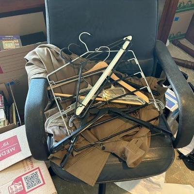 KKF268- Coat And Hangers 