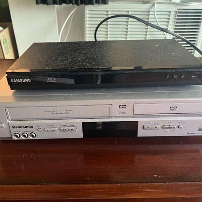 KKF089- Samsung And Panasonic Blu-ray DVD Player