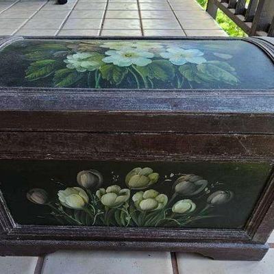 KKF247-Wooden Storage Chest With Floral Top And Front