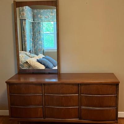 MCM Bassett 9-drawer dresser/mirror
