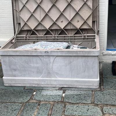 Deck box