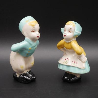Porcelain Kissing Boy & Girl Shaker Set