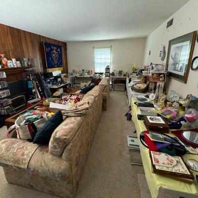 Estate sale photo