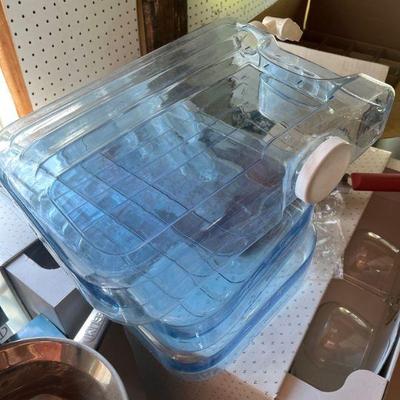 party drink containers servingware