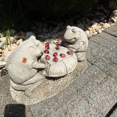 frogs garden stone decor