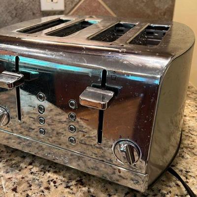 Stainless steel 4-slice toaster