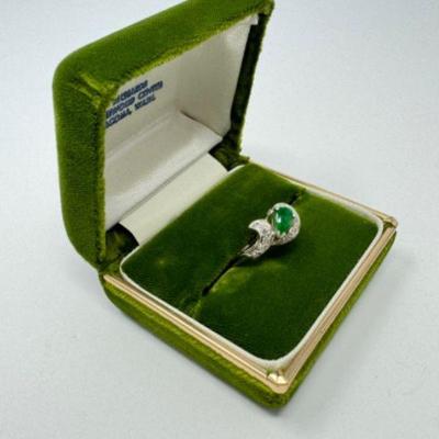 4kt White Gold Ring w/ Striking Green Gemstone & Possible Diamonds	