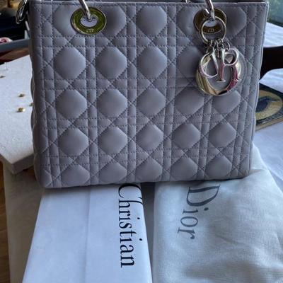 CHRISTIAN DIOR!