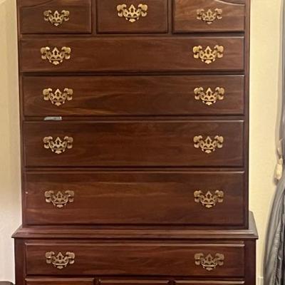 Ethan Allen Queen Anne Bonnet Top High Boy Dresser