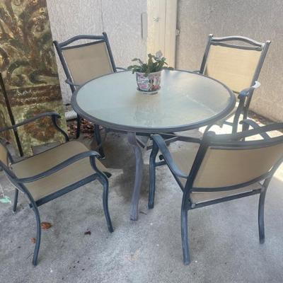 PATIO SET...