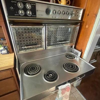 Original 1964 all electric stove/oven built in! Will sell, bring your tools, $500 bucks and take this rare working appliance to your cool...