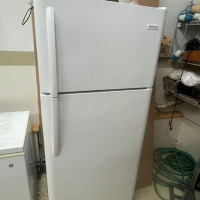 Fridge practically new