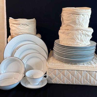 Noritake Buckingham 12 Piece China Set * Plates * Bowls * Teacups/Saucers
