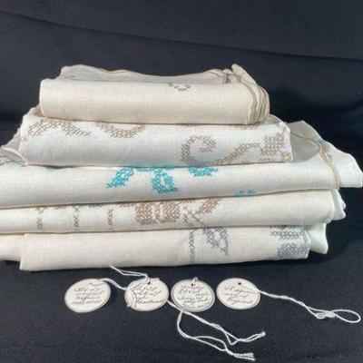Vintage Hand Made Embroidered Tablecloths * Napkins * Linen Most Likely
